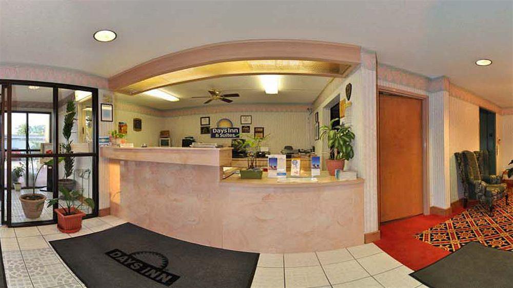 Days Inn By Wyndham Panama City/Callaway Exterior photo
