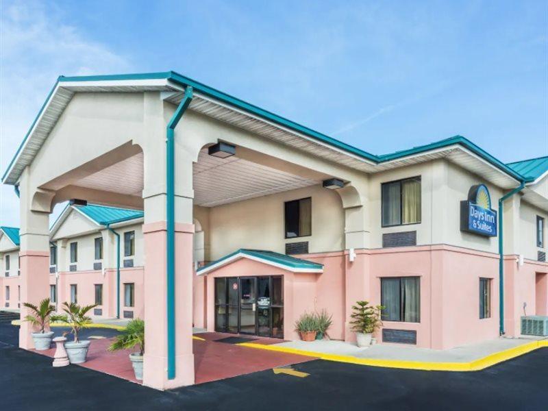 Days Inn By Wyndham Panama City/Callaway Exterior photo