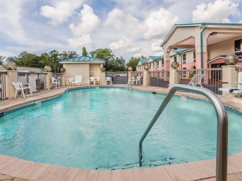 Days Inn By Wyndham Panama City/Callaway Exterior photo