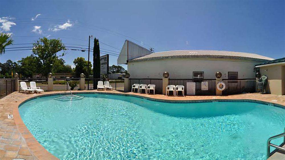 Days Inn By Wyndham Panama City/Callaway Exterior photo